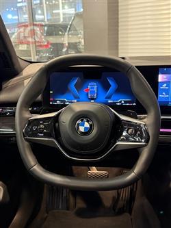 بی ئێم دەبڵیو سیریەس 5